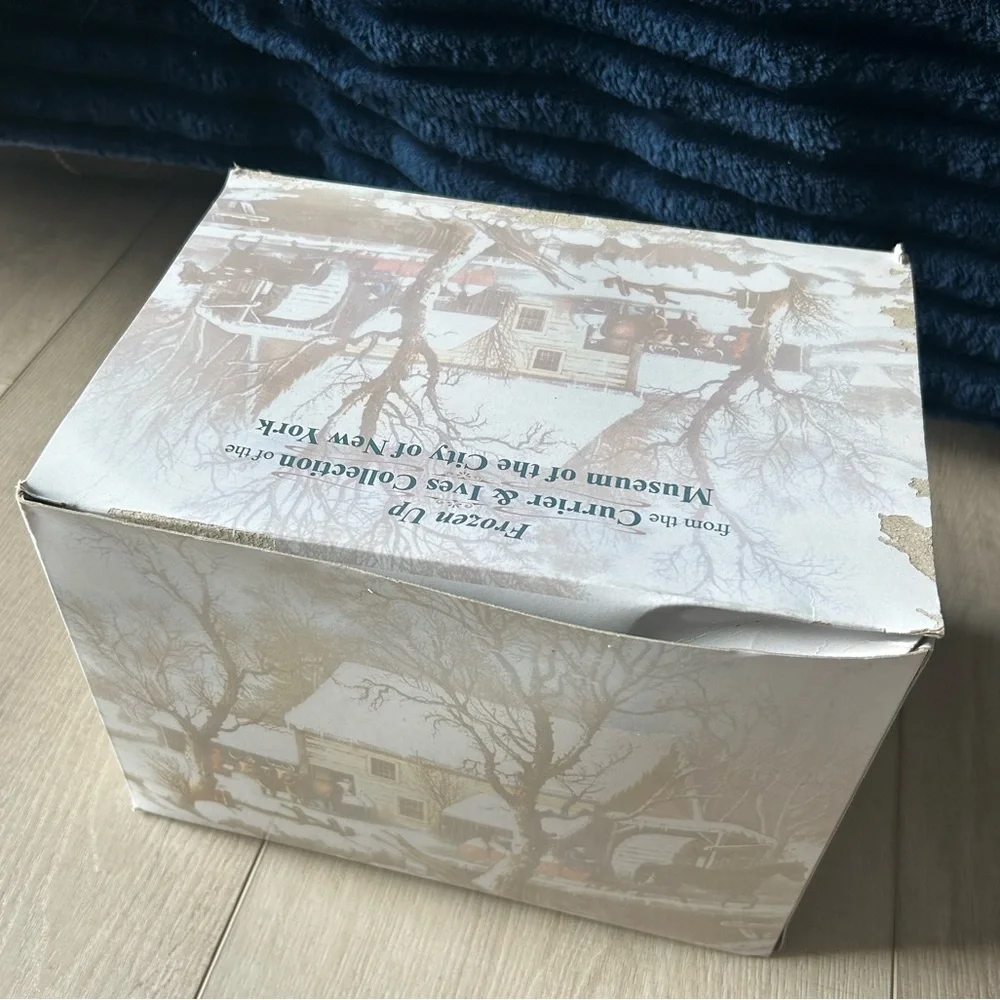 unused vintage Jo Ann’s Christmas village house - Picture 3 of 9